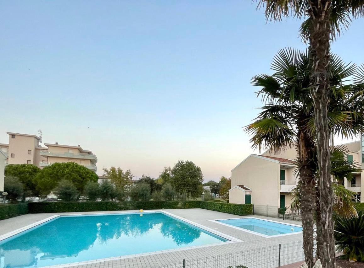 Apartment Caorle De Lux Swimming Pool, Parking, Garden מראה חיצוני תמונה